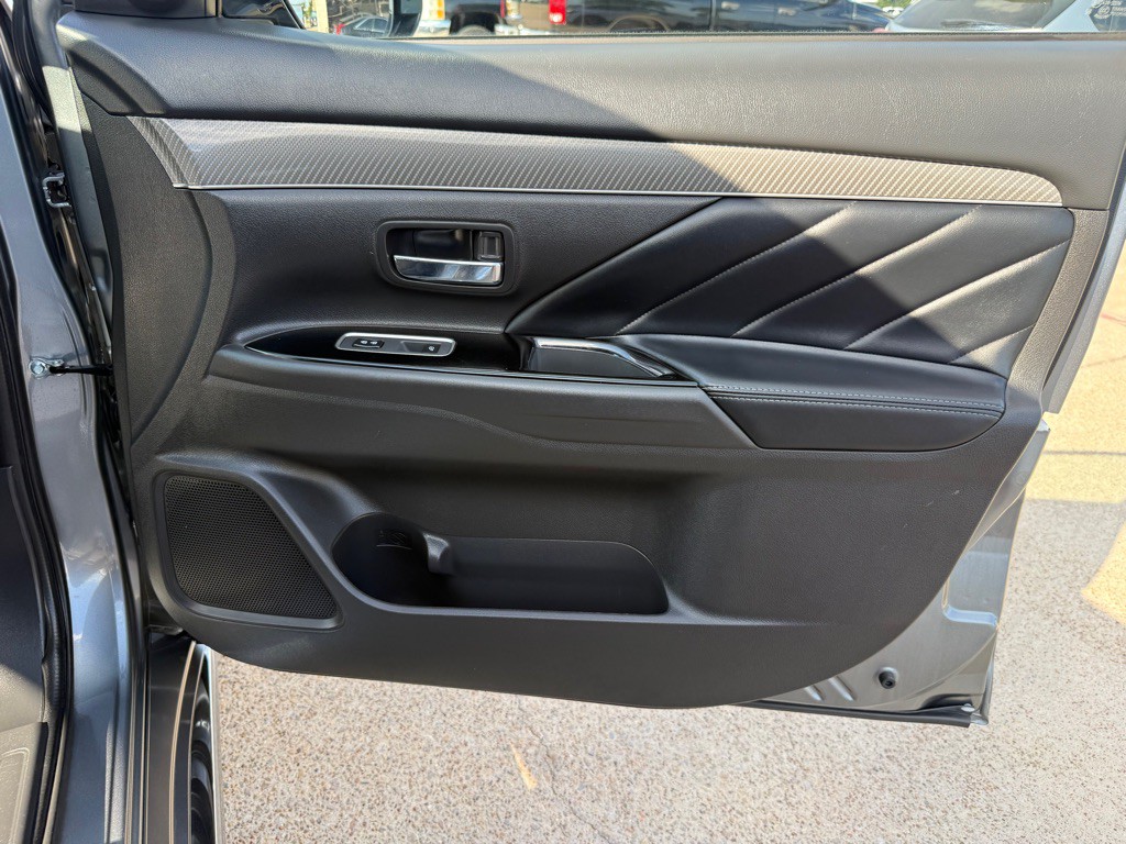 2020 Mitsubishi Outlander Image 22