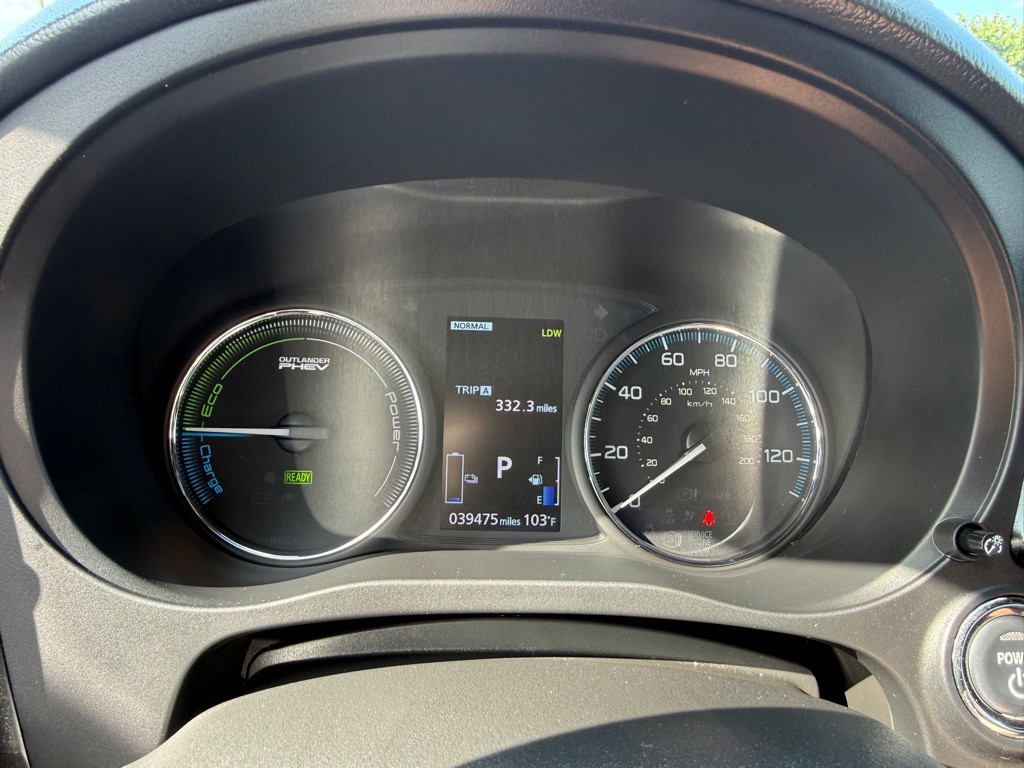 2020 Mitsubishi Outlander Image 26