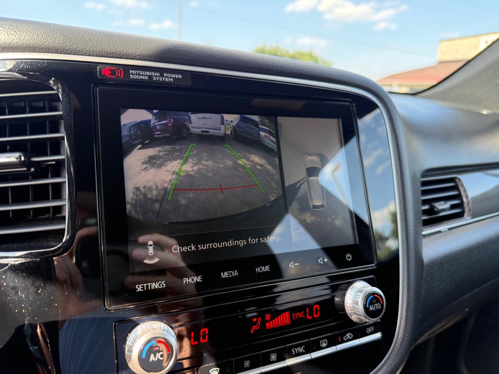 2020 Mitsubishi Outlander Image 29