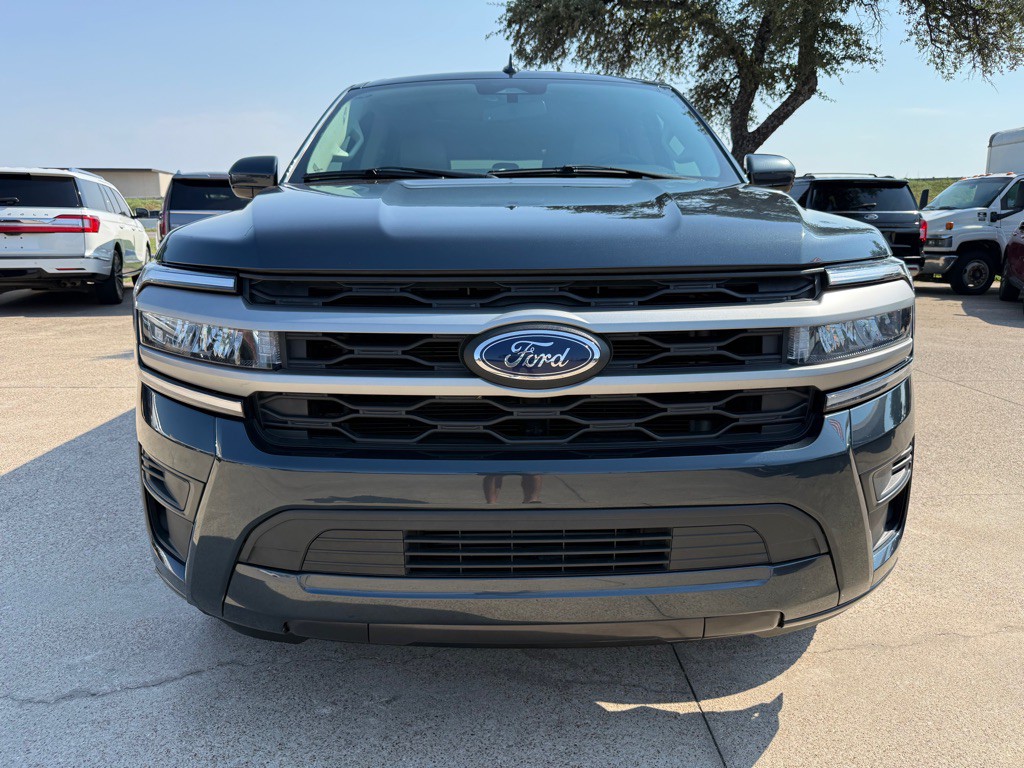 2024 Ford Expedition Image 2