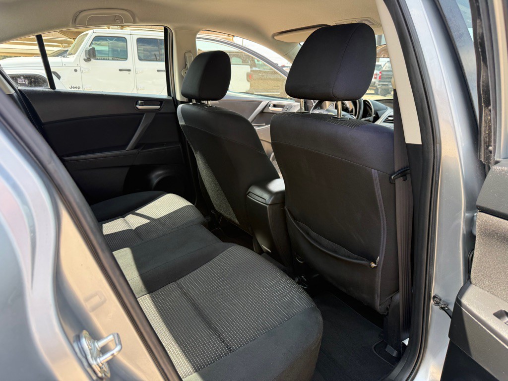 2012 Mazda Mazda3 Image 16