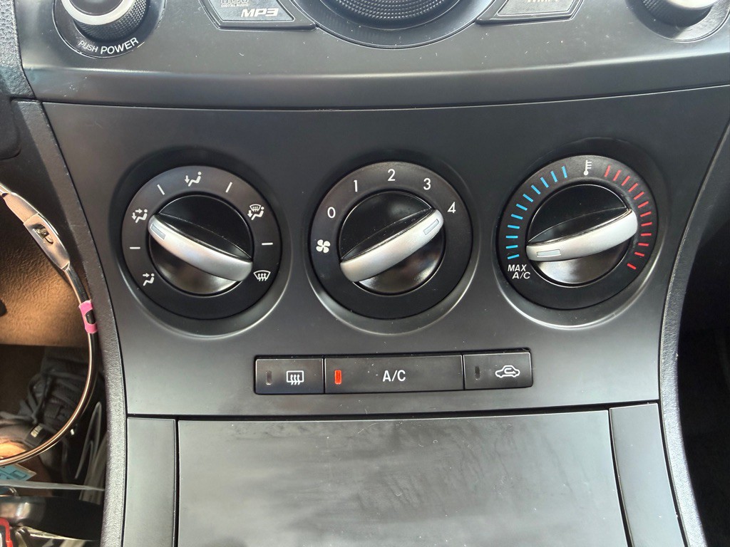 2012 Mazda Mazda3 Image 25