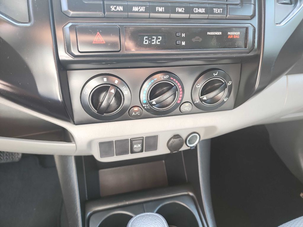 2012 Toyota Tacoma Image 24