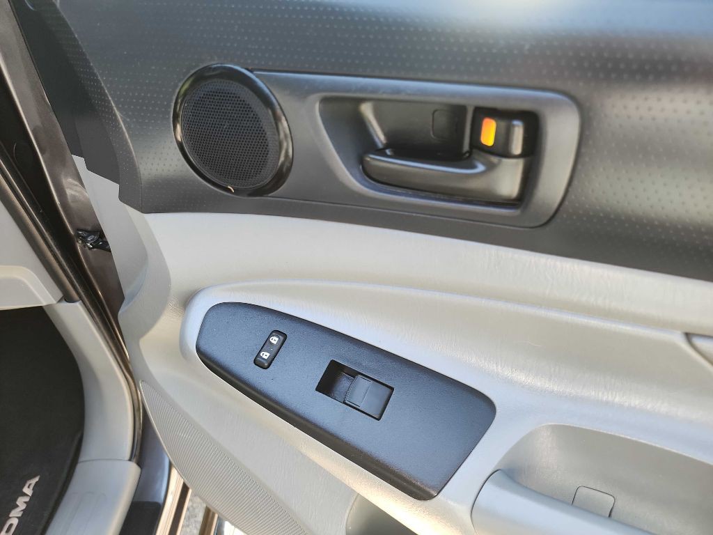 2012 Toyota Tacoma Image 35