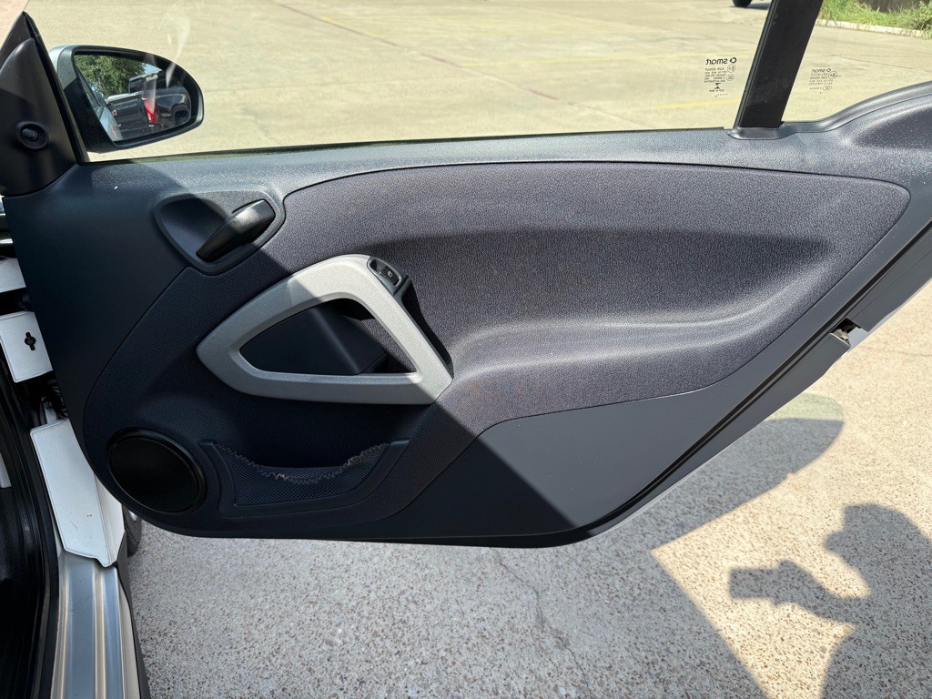 2015 smart fortwo Image 18