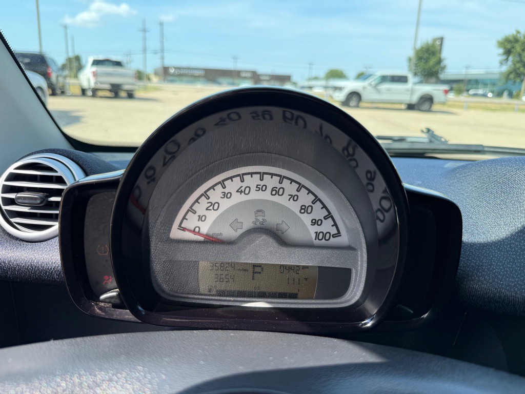 2015 smart fortwo Image 25
