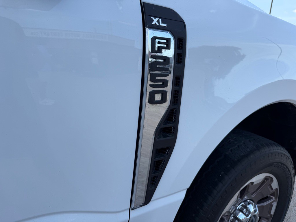 2023 Ford F-250 Image 10