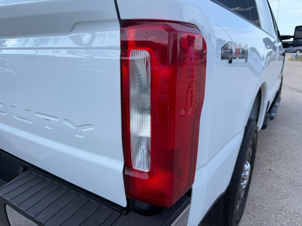 2023 Ford F-250 Image 12