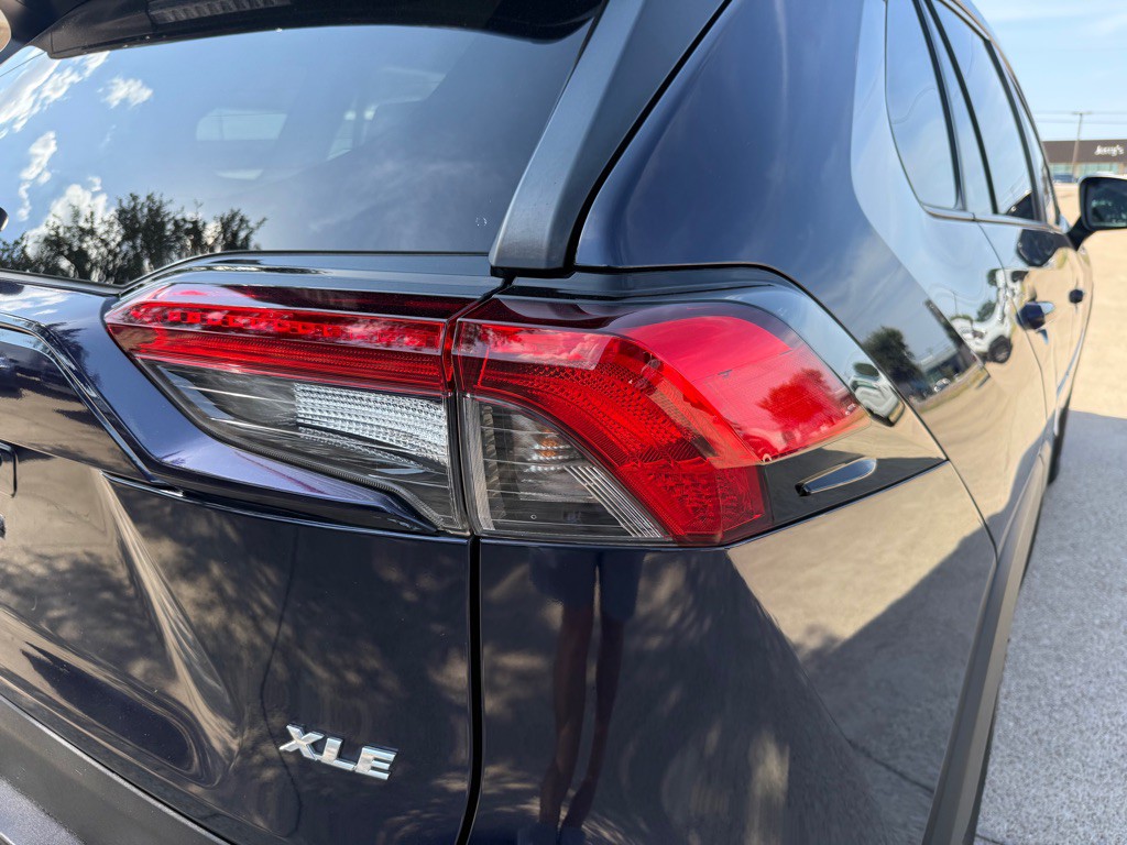 2020 Toyota Rav4 Image 8