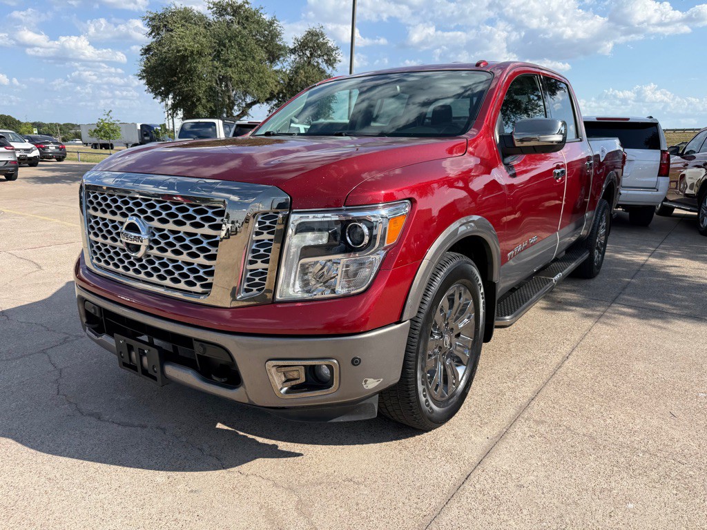 2018 Nissan Titan Image 3