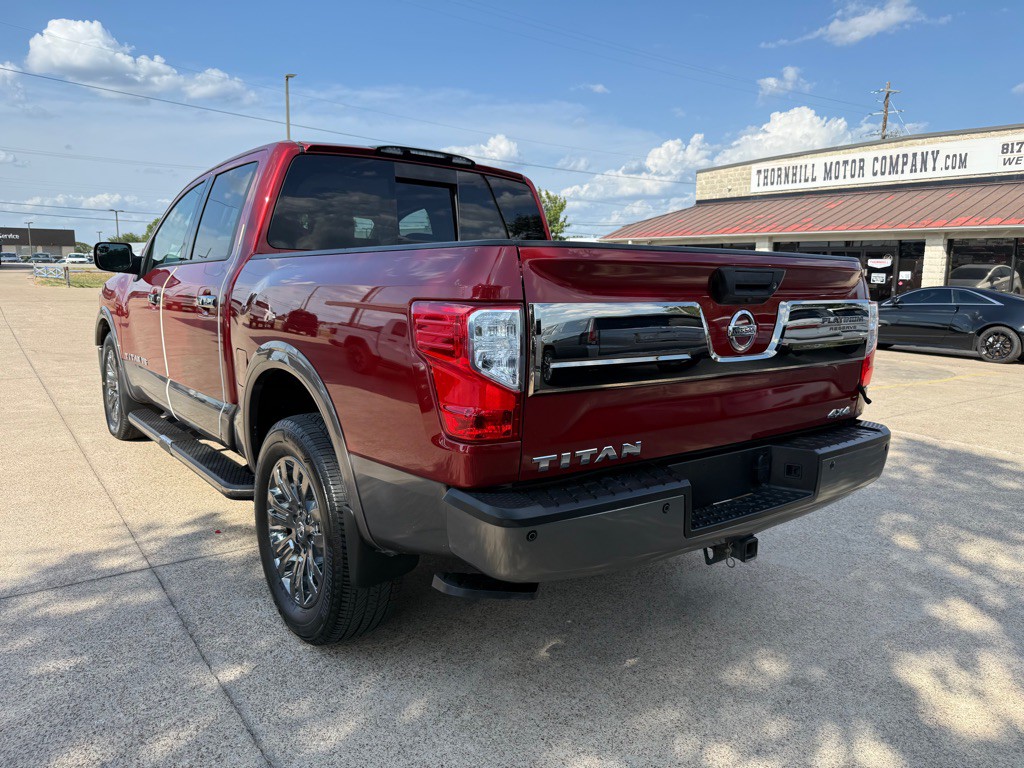 2018 Nissan Titan Image 5