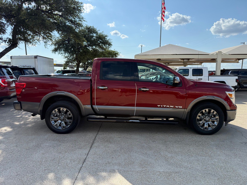 2018 Nissan Titan Image 8