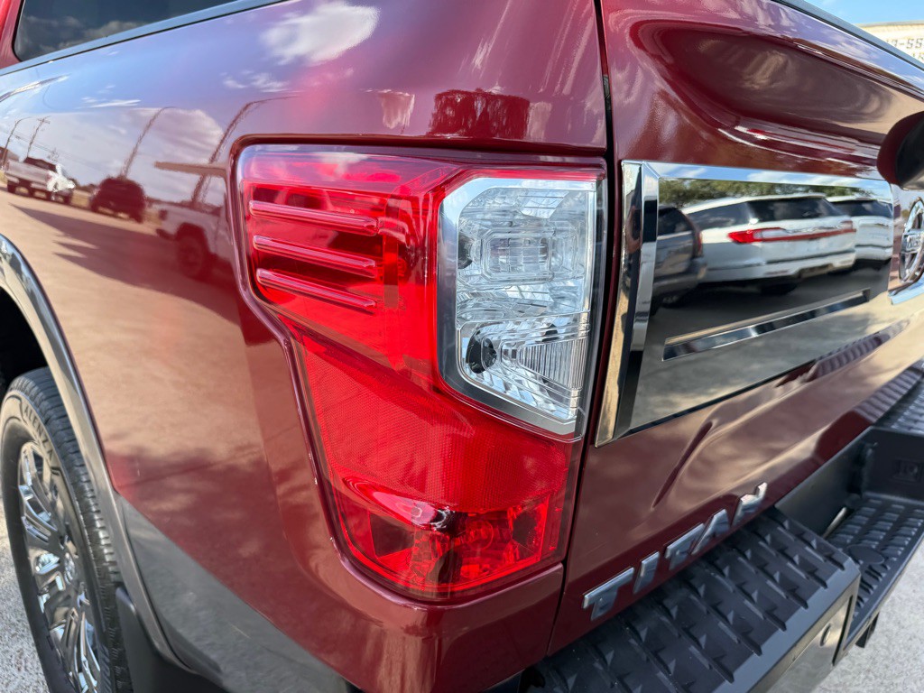2018 Nissan Titan Image 13