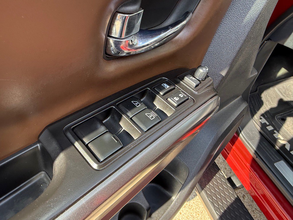 2018 Nissan Titan Image 20