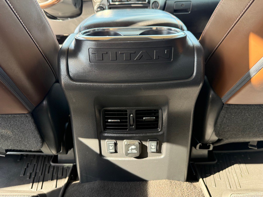 2018 Nissan Titan Image 21