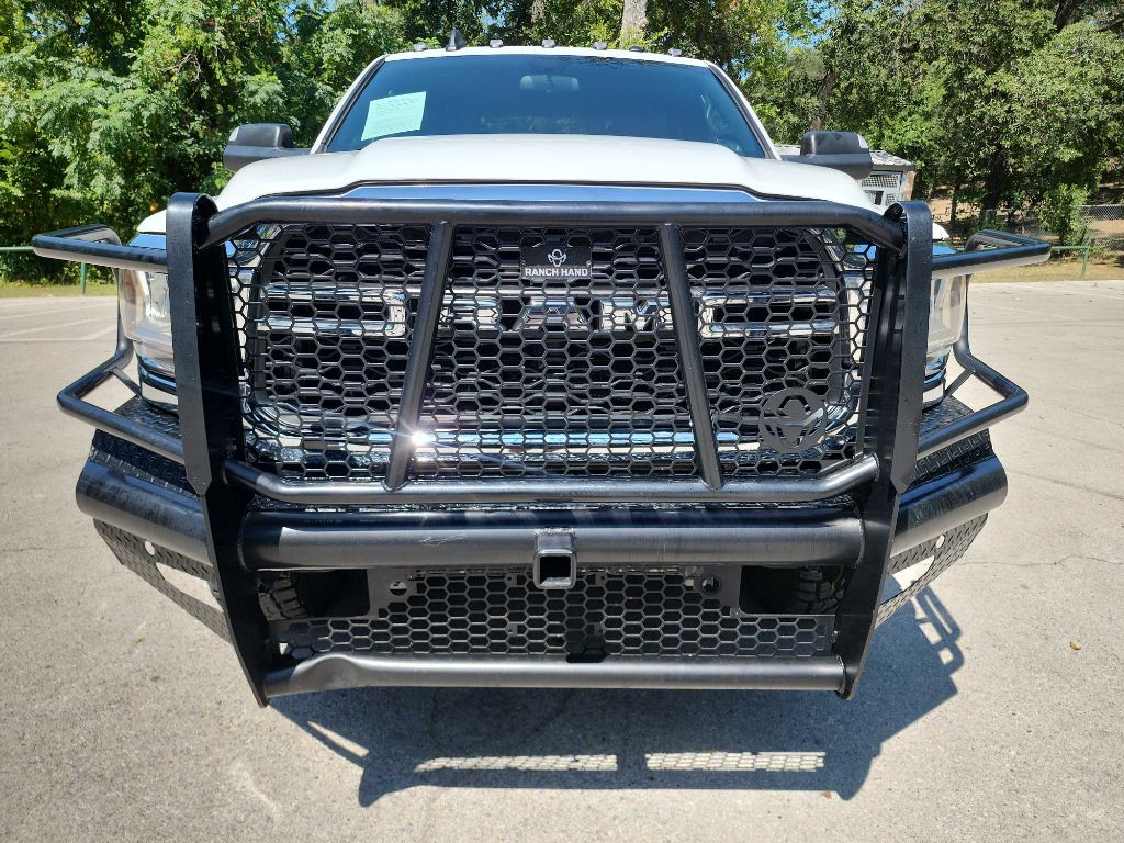 2021 RAM 3500 Image 2