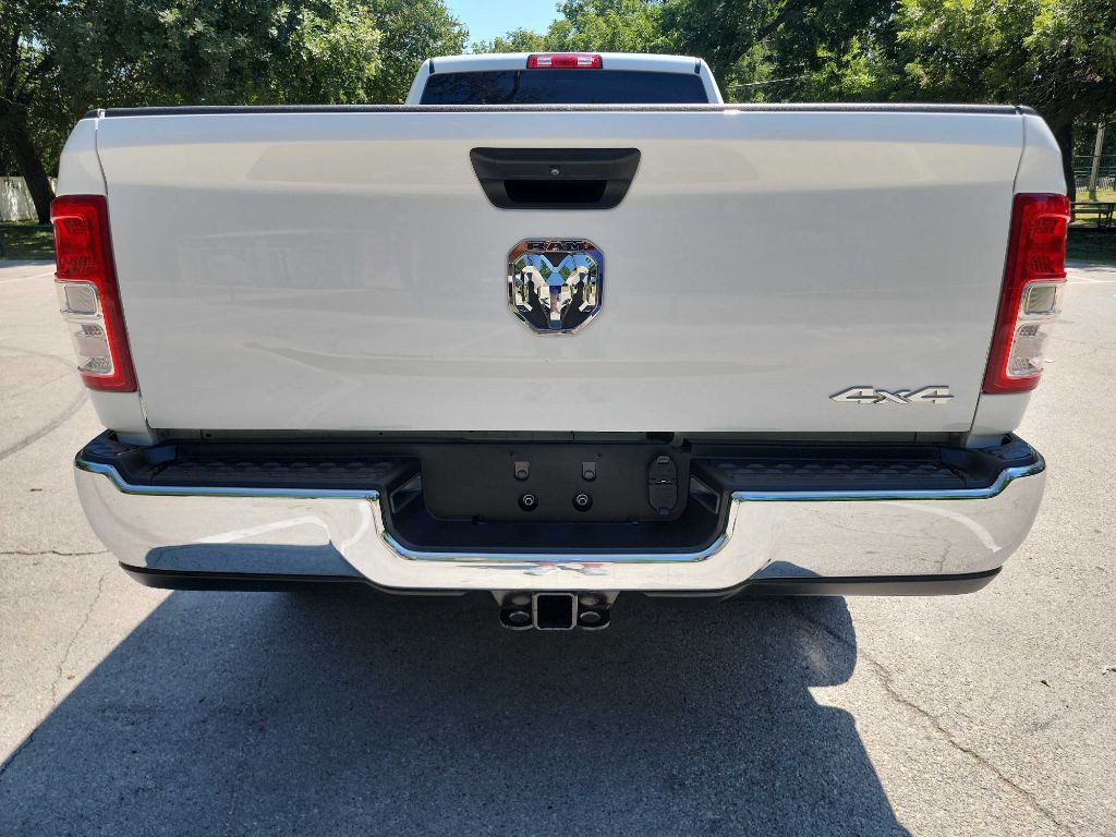 2021 RAM 3500 Image 7