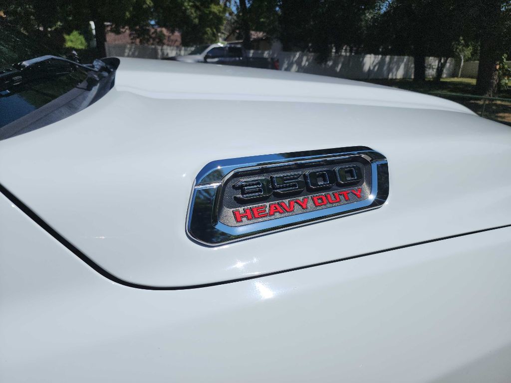 2021 RAM 3500 Image 17