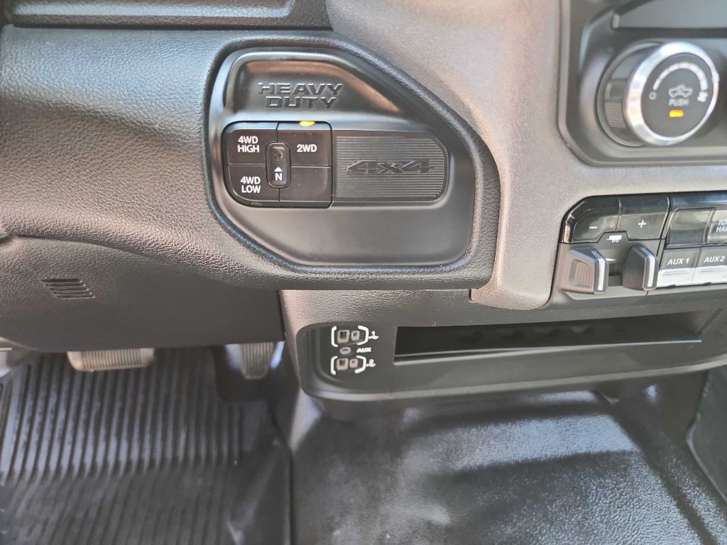 2021 RAM 3500 Image 32