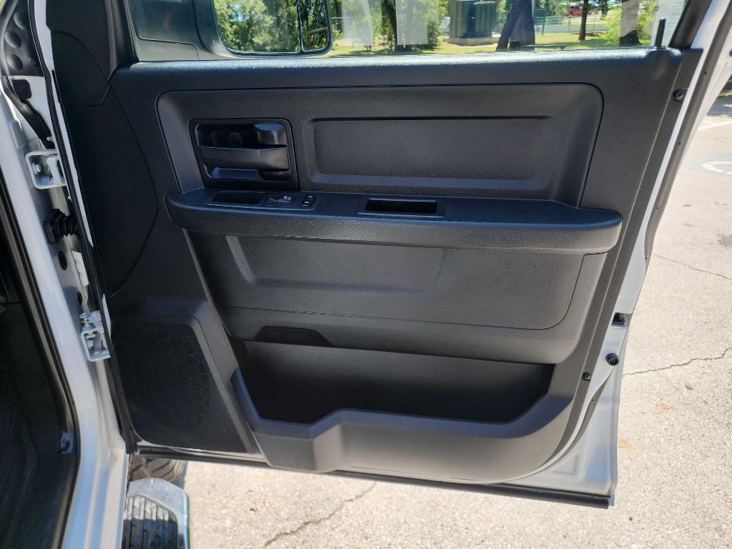 2021 RAM 3500 Image 36