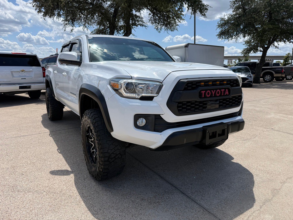 2018 Toyota Tacoma Image 1