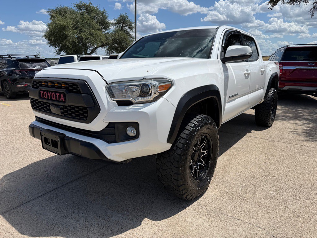 2018 Toyota Tacoma Image 3