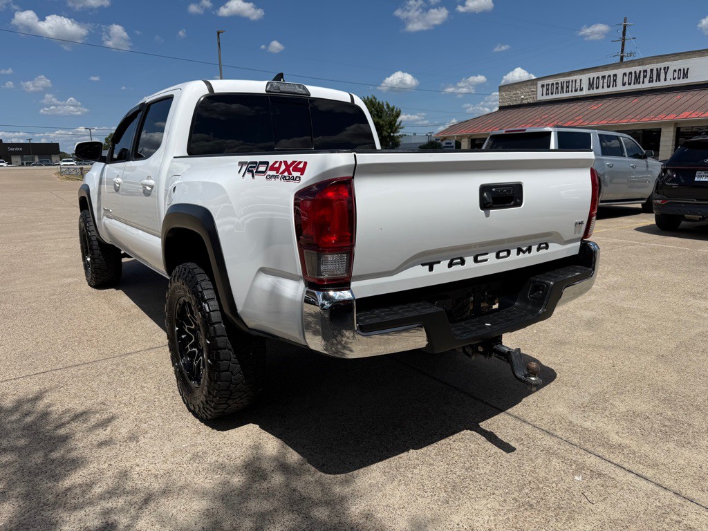 2018 Toyota Tacoma Image 5