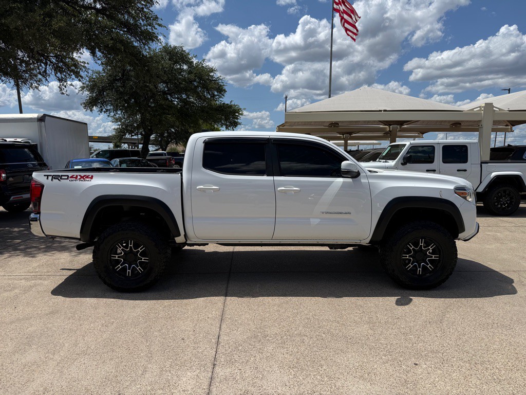 2018 Toyota Tacoma Image 8