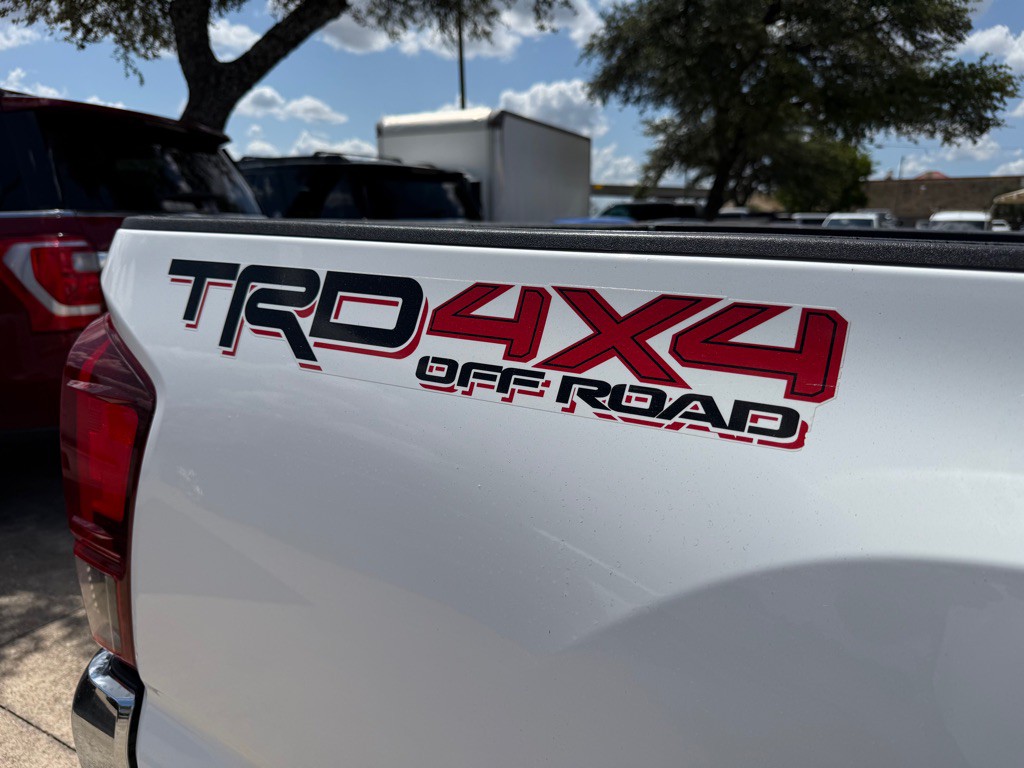 2018 Toyota Tacoma Image 11