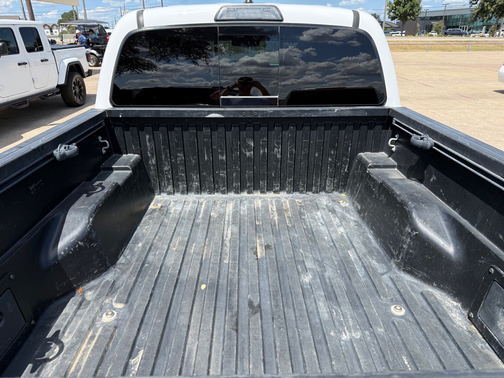 2018 Toyota Tacoma Image 13