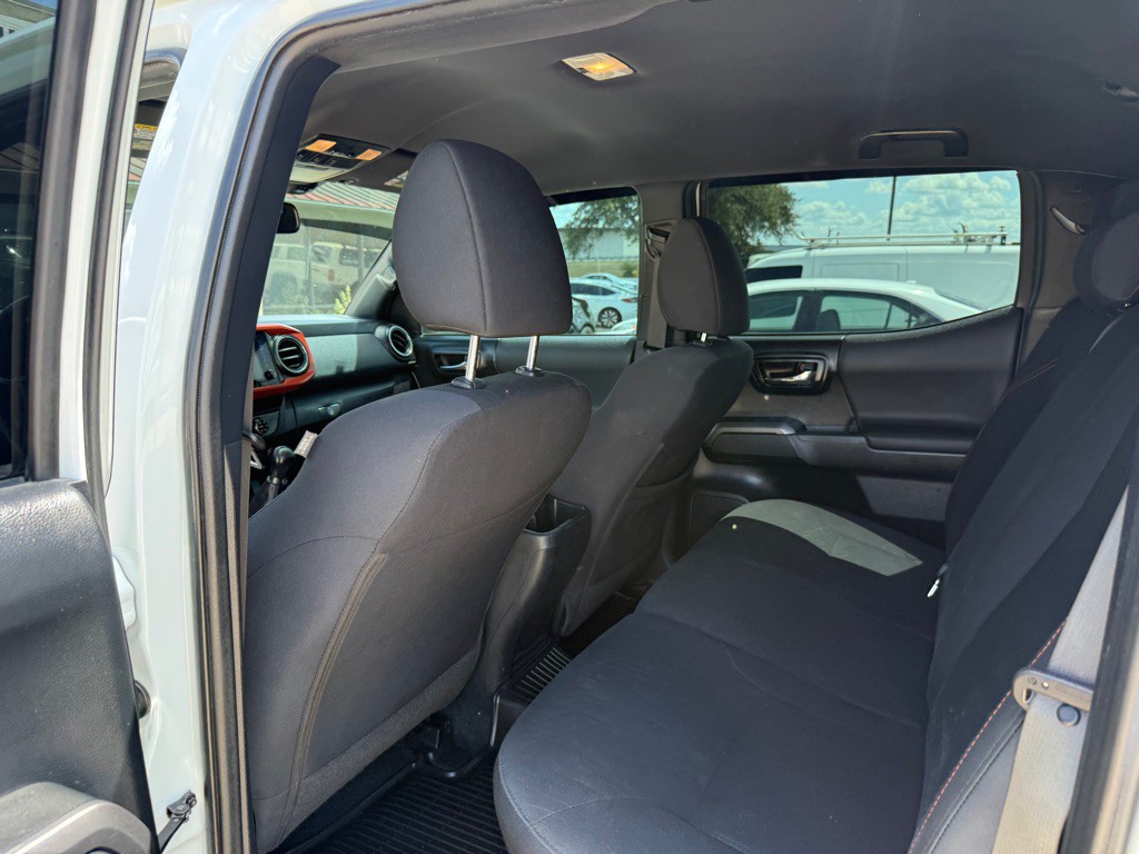 2018 Toyota Tacoma Image 16