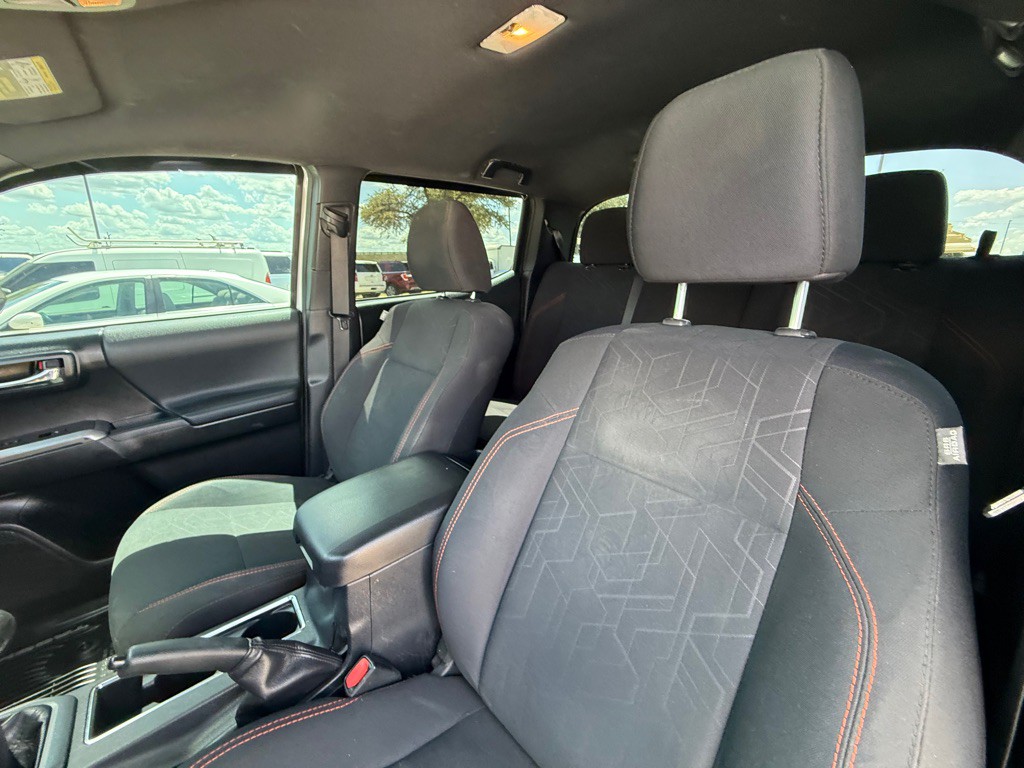 2018 Toyota Tacoma Image 19