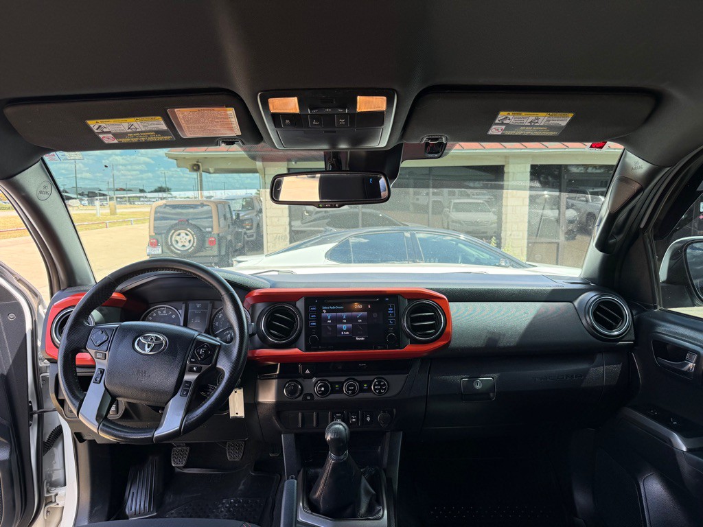 2018 Toyota Tacoma Image 22