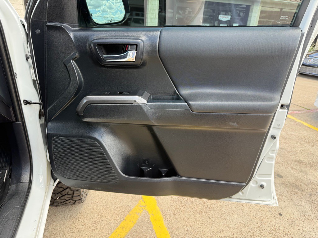 2018 Toyota Tacoma Image 23