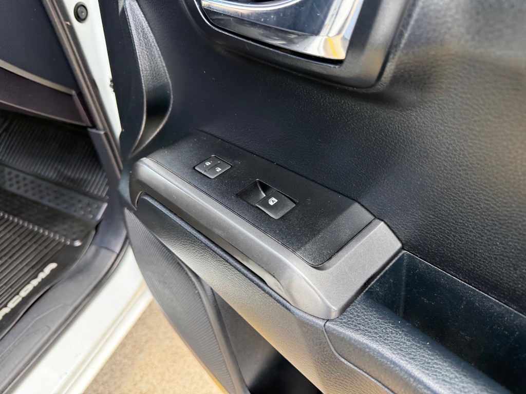 2018 Toyota Tacoma Image 24
