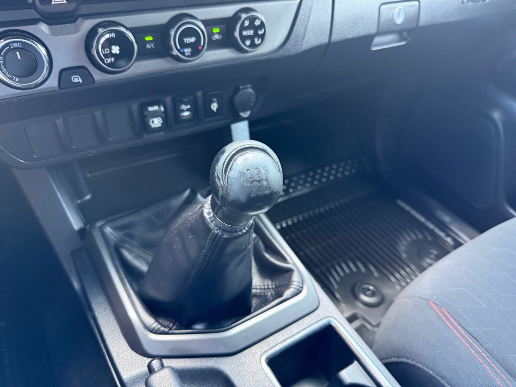 2018 Toyota Tacoma Image 29