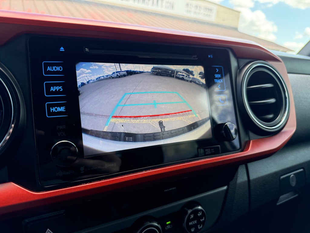 2018 Toyota Tacoma Image 33
