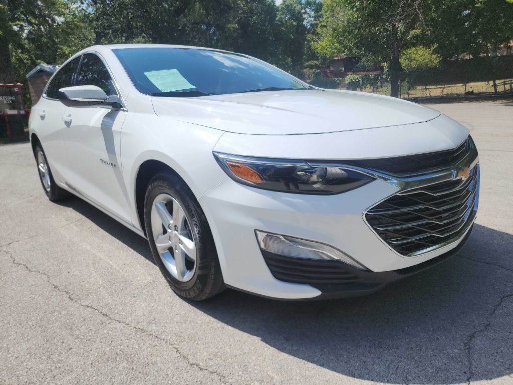 2024 Chevrolet Malibu Image 1