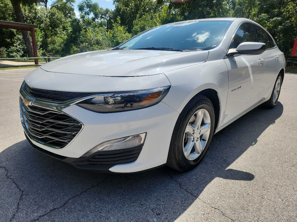 2024 Chevrolet Malibu Image 3