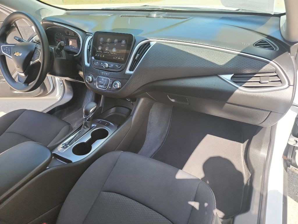 2024 Chevrolet Malibu Image 32