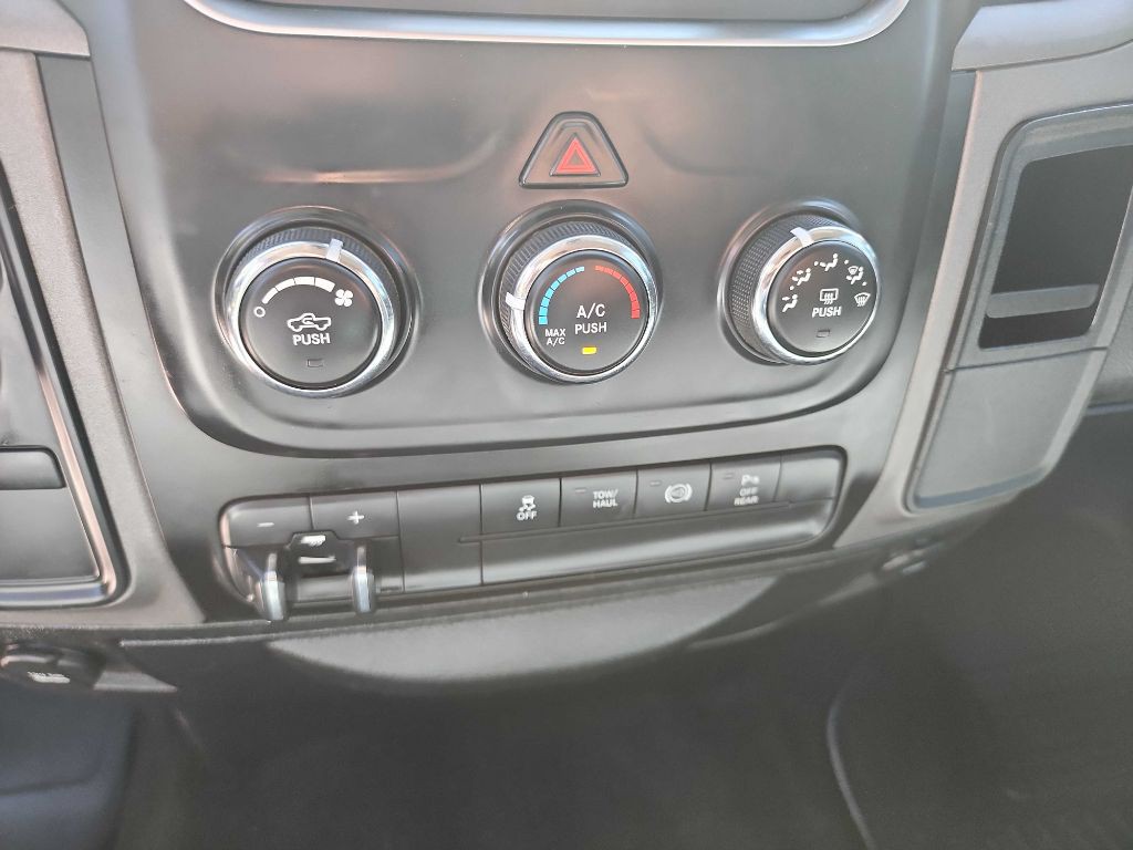 2018 RAM 3500 Image 28