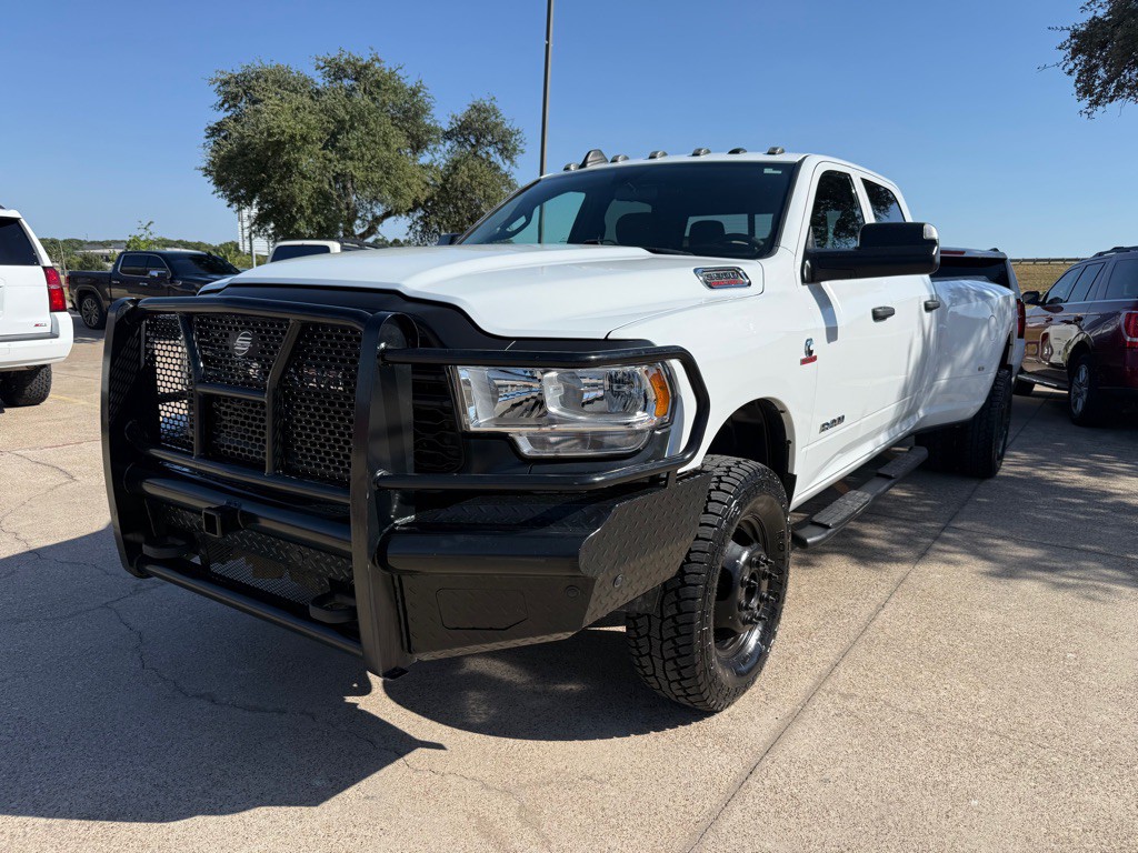 2022 RAM 3500 Image 3