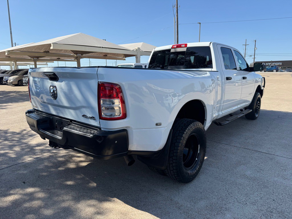 2022 RAM 3500 Image 7