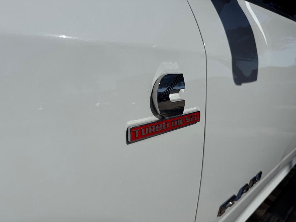 2022 RAM 3500 Image 10