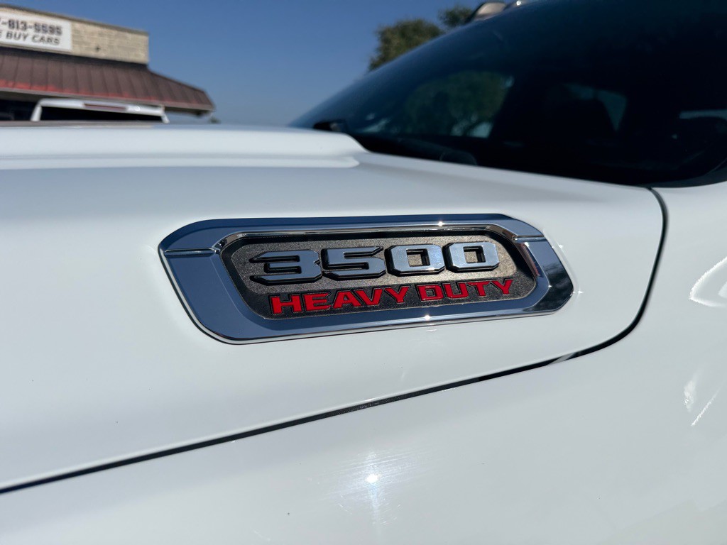 2022 RAM 3500 Image 12