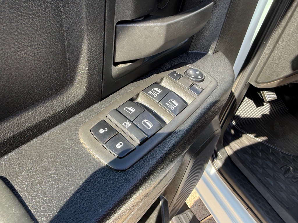2022 RAM 3500 Image 21