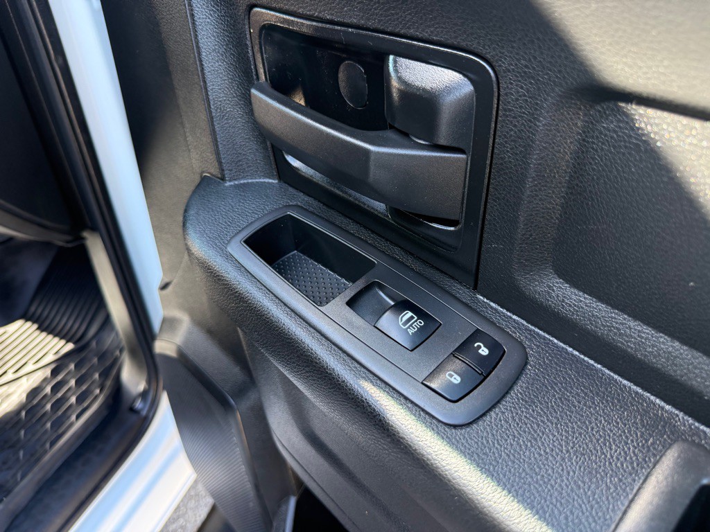 2022 RAM 3500 Image 25