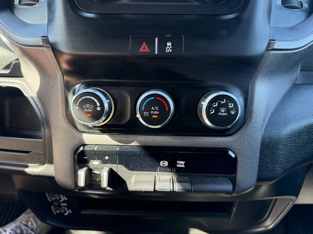 2022 RAM 3500 Image 31