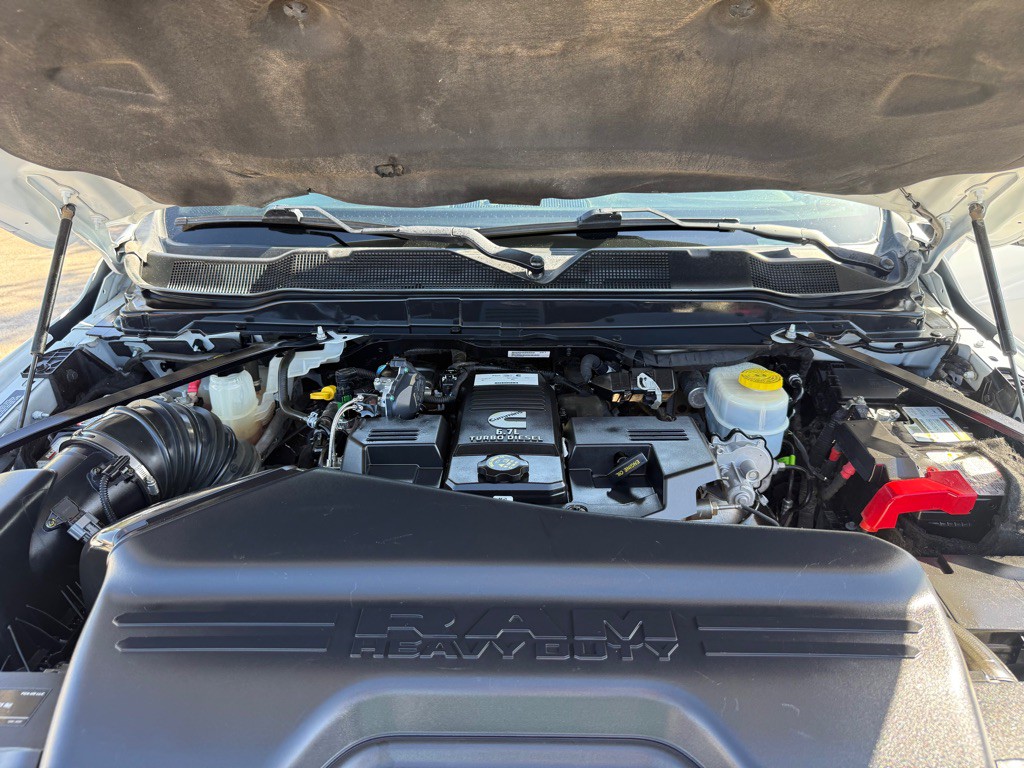 2022 RAM 3500 Image 36