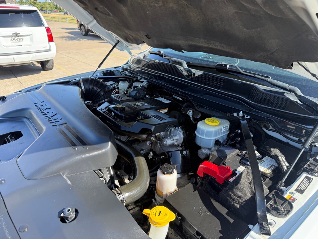 2022 RAM 3500 Image 37